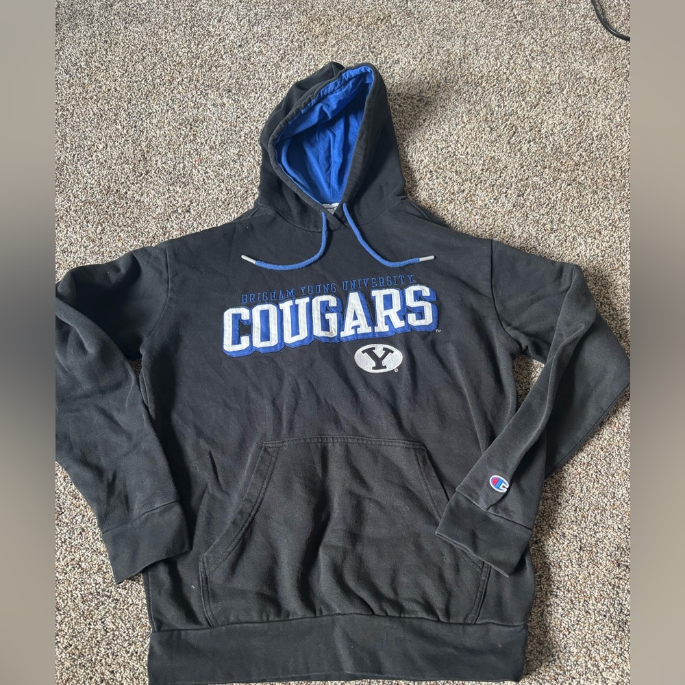 Champion Black and Blue Men's Sweater BYU cougars medium preowned